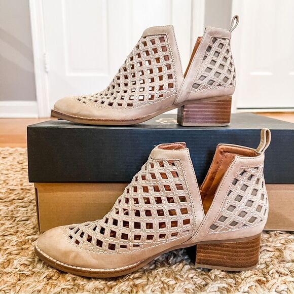 Jeffrey Campbell Taggart Open Weave Ankle Booties Beige Women’s Size 7 - Picture 8 of 12